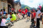包含河南建业队员团结协作，斗志昂扬的词条